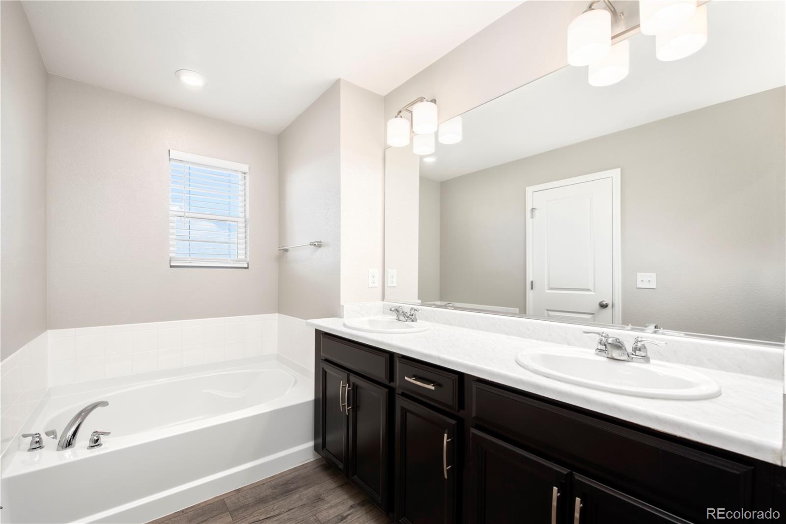 MLS Image #14 for 5725  hanover street,denver, Colorado