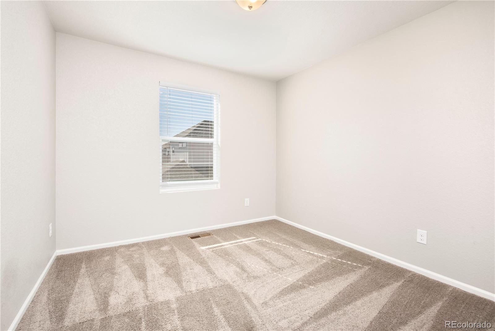 MLS Image #16 for 5725  hanover street,denver, Colorado