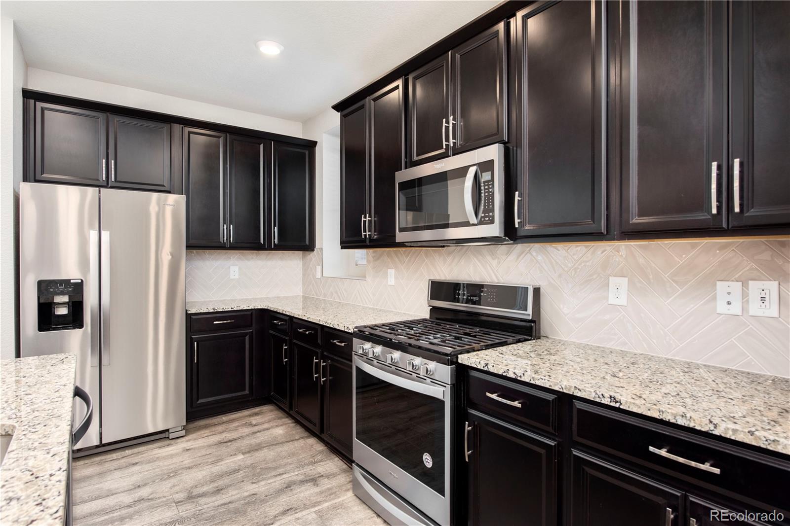 MLS Image #4 for 5725  hanover street,denver, Colorado