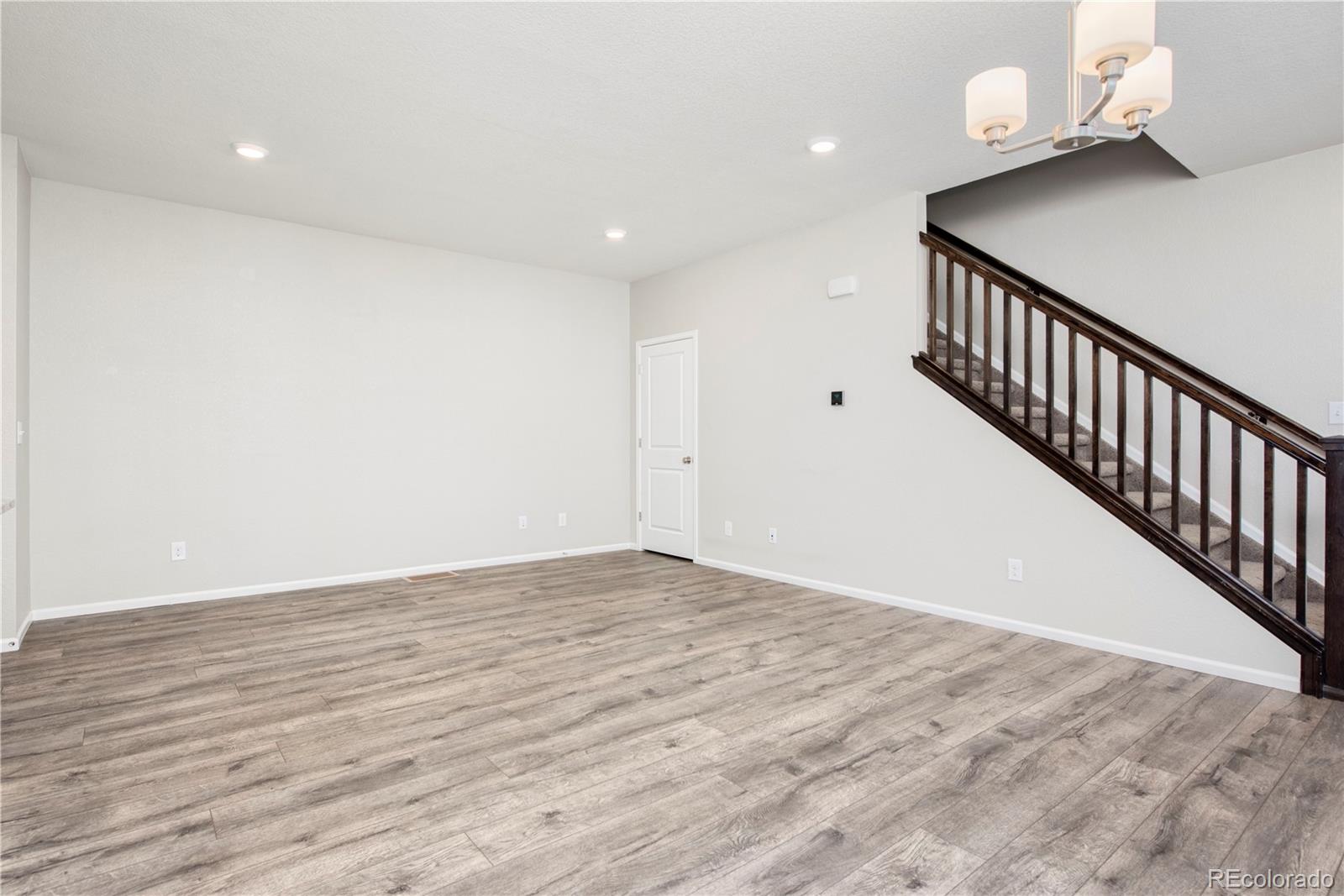 MLS Image #9 for 5725  hanover street,denver, Colorado