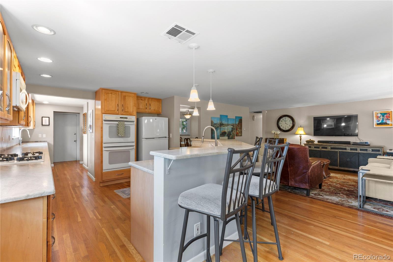 MLS Image #13 for 240 s kearney street,denver, Colorado