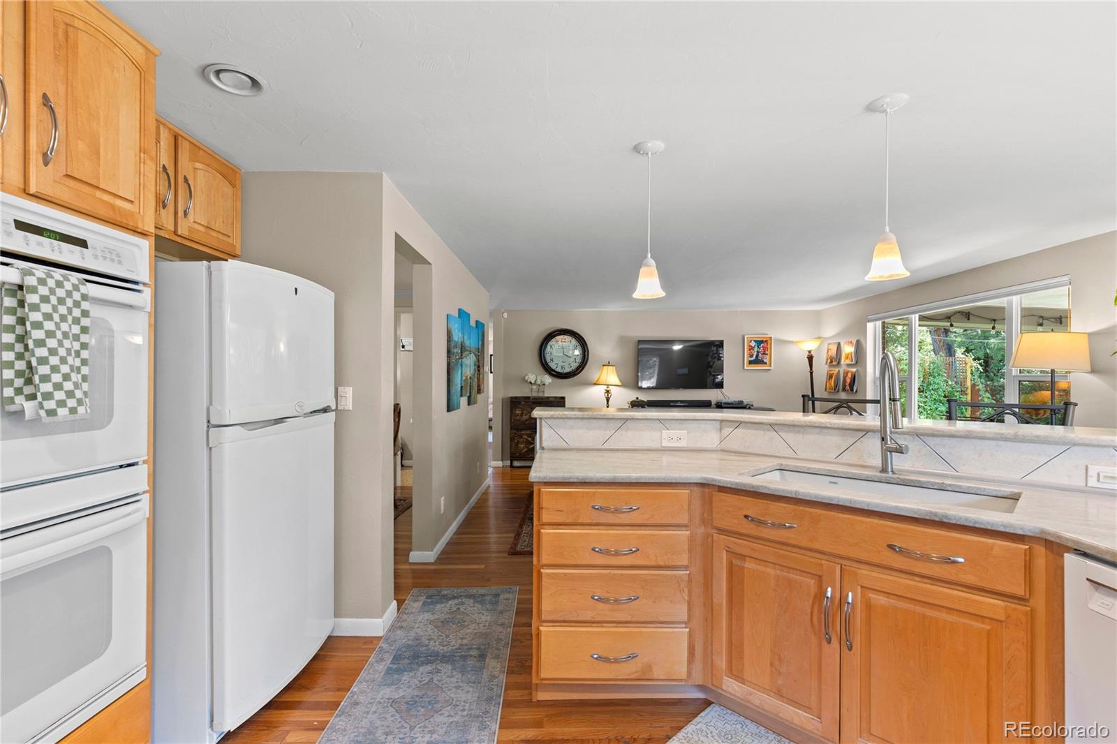 MLS Image #14 for 240 s kearney street,denver, Colorado