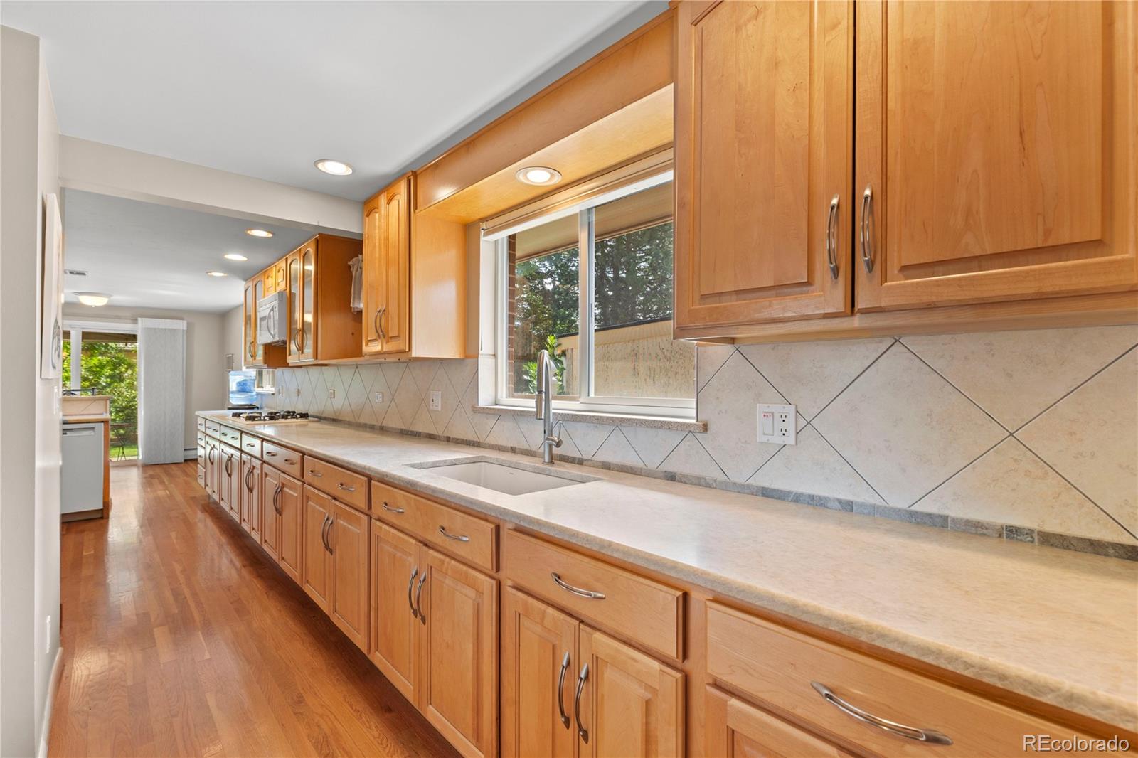 MLS Image #17 for 240 s kearney street,denver, Colorado