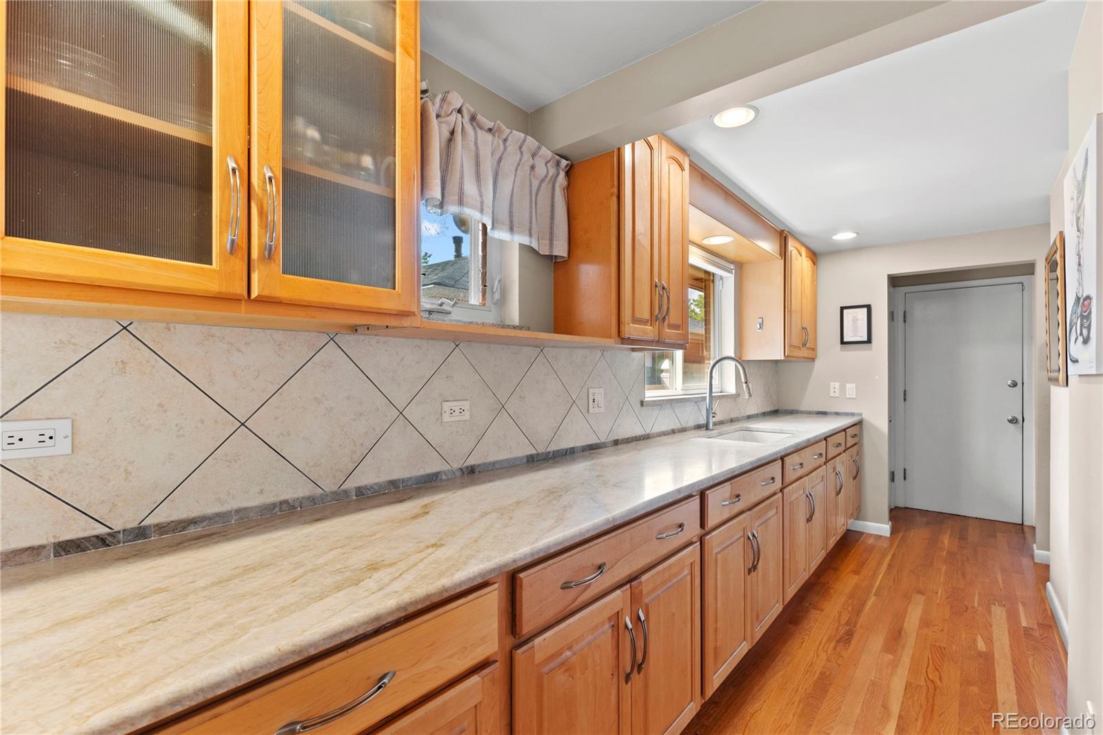MLS Image #18 for 240 s kearney street,denver, Colorado