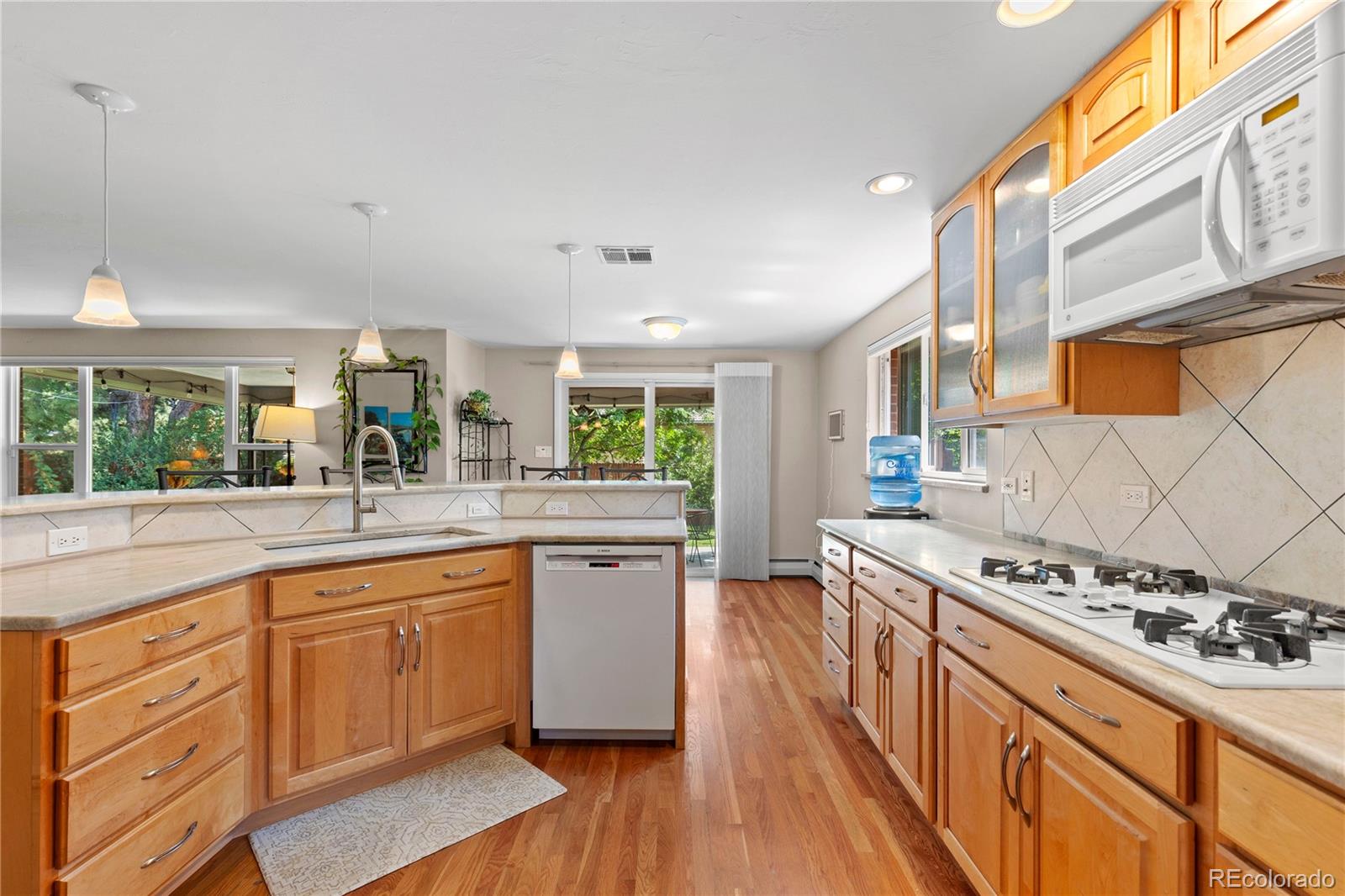 MLS Image #8 for 240 s kearney street,denver, Colorado