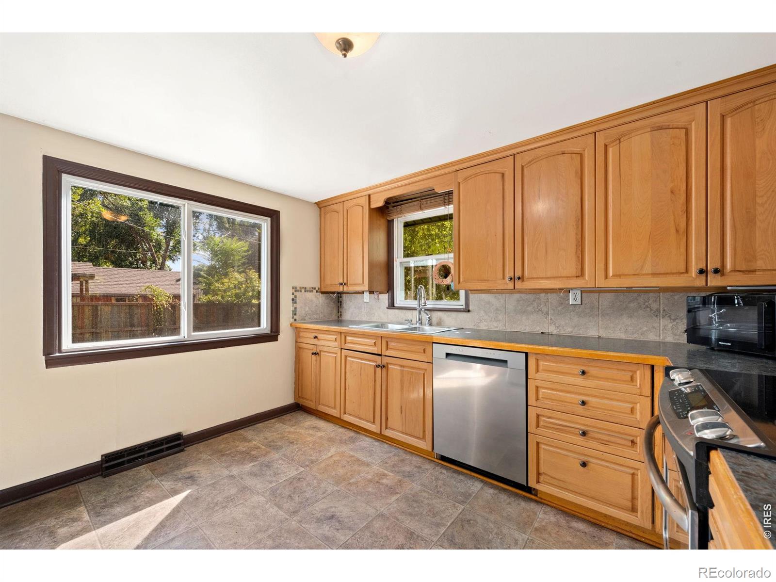 MLS Image #5 for 1208 e 3rd street,loveland, Colorado
