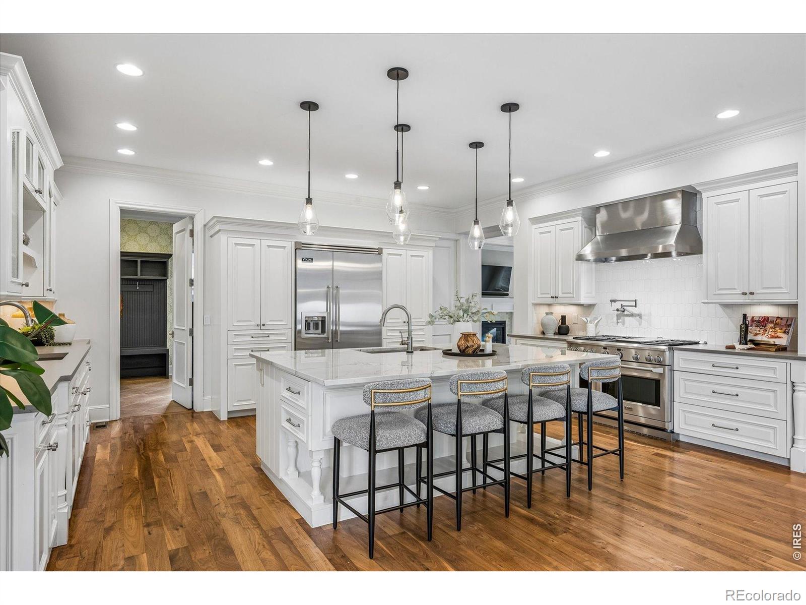 MLS Image #0 for 211 s cherry street,denver, Colorado