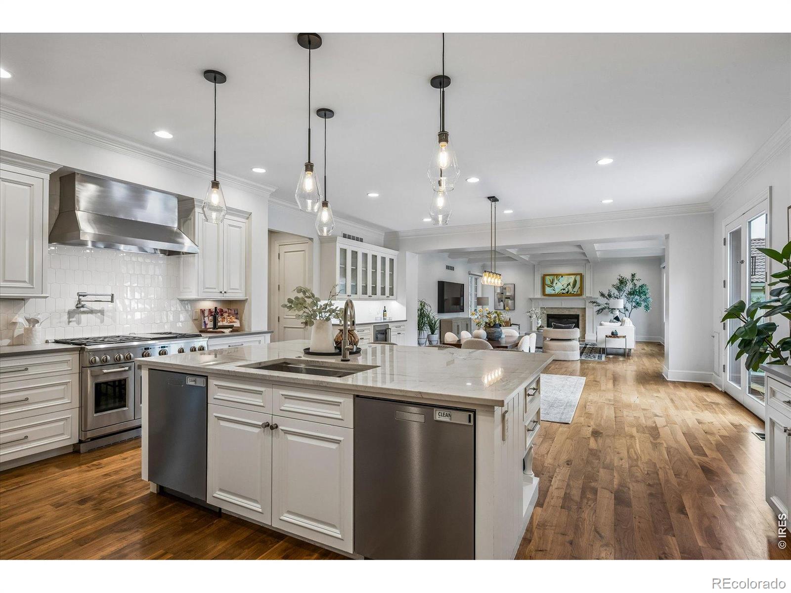 MLS Image #6 for 211 s cherry street,denver, Colorado