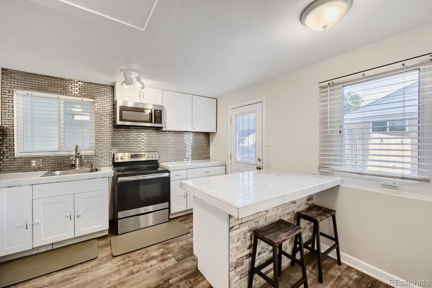 MLS Image #10 for 1318 s dale court,denver, Colorado