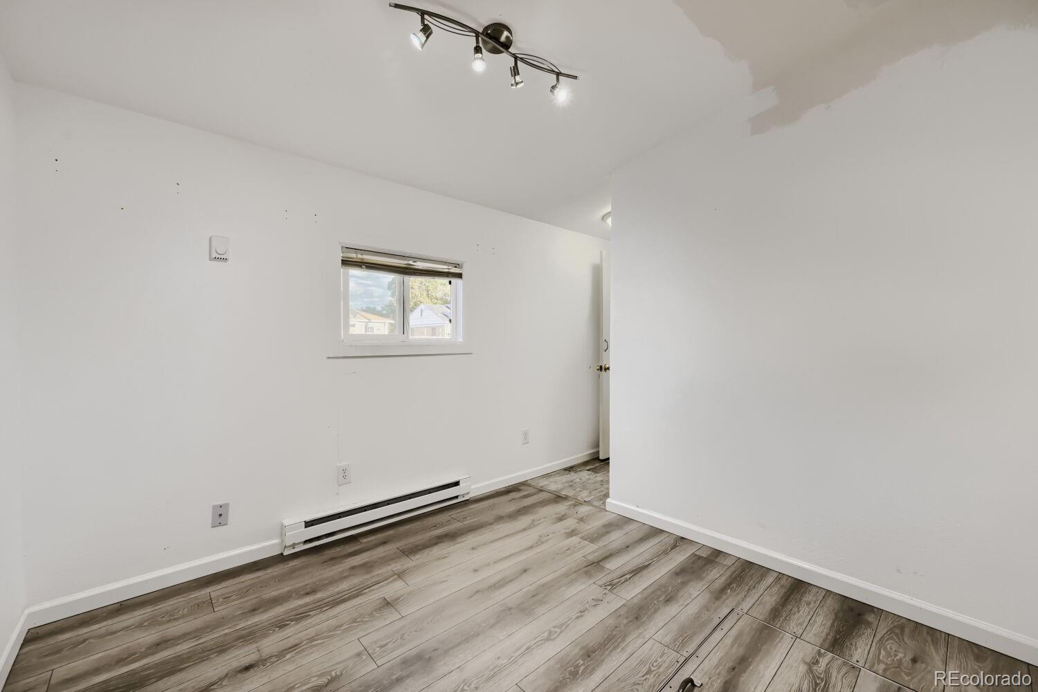 MLS Image #20 for 1318 s dale court,denver, Colorado