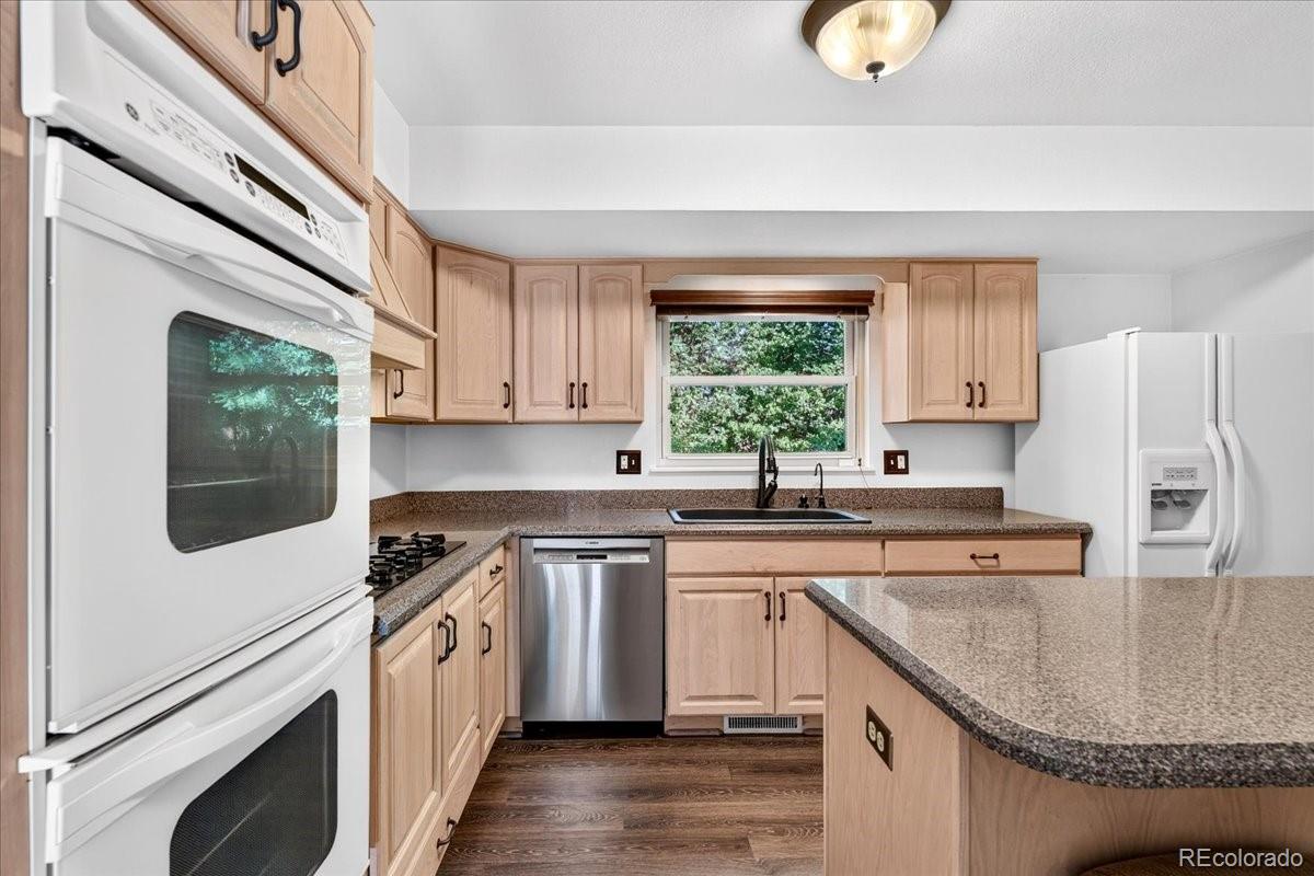 MLS Image #18 for 3064 s spruce way,denver, Colorado