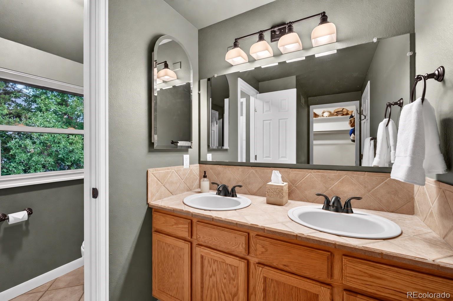 MLS Image #28 for 3064 s spruce way,denver, Colorado