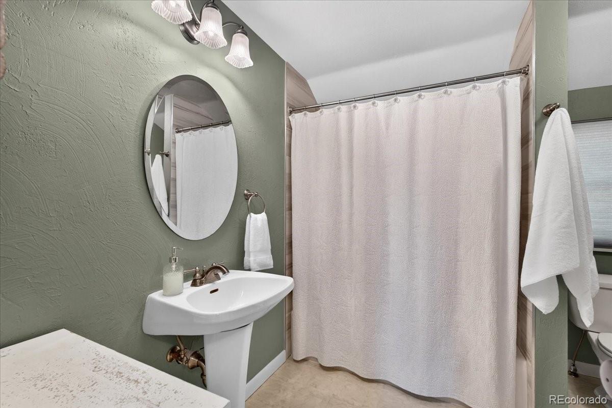 MLS Image #31 for 3064 s spruce way,denver, Colorado