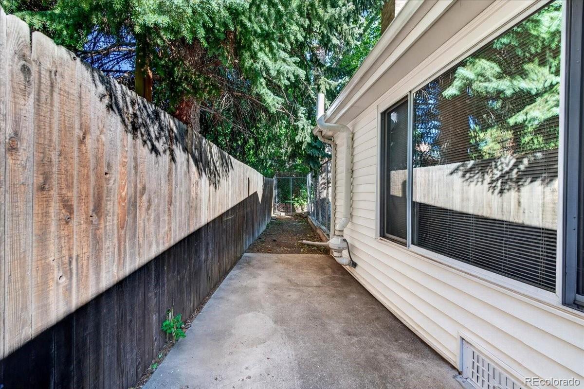 MLS Image #38 for 3064 s spruce way,denver, Colorado
