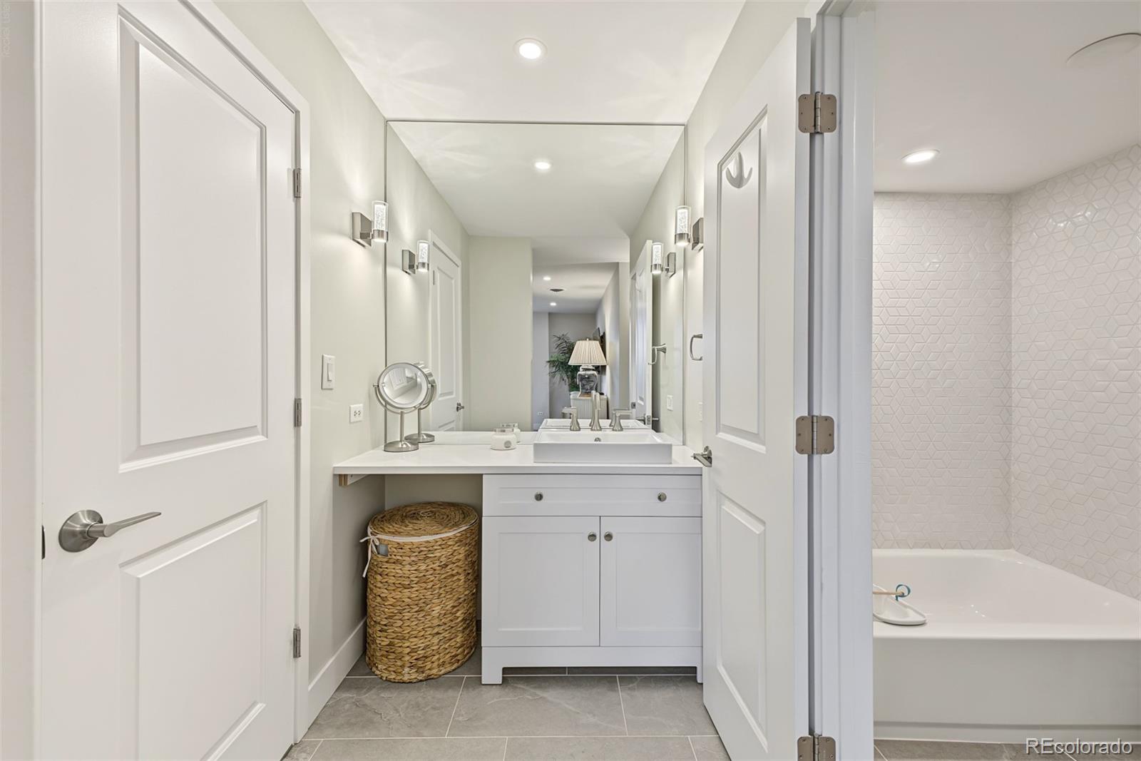 MLS Image #15 for 4570 e yale avenue 301,denver, Colorado