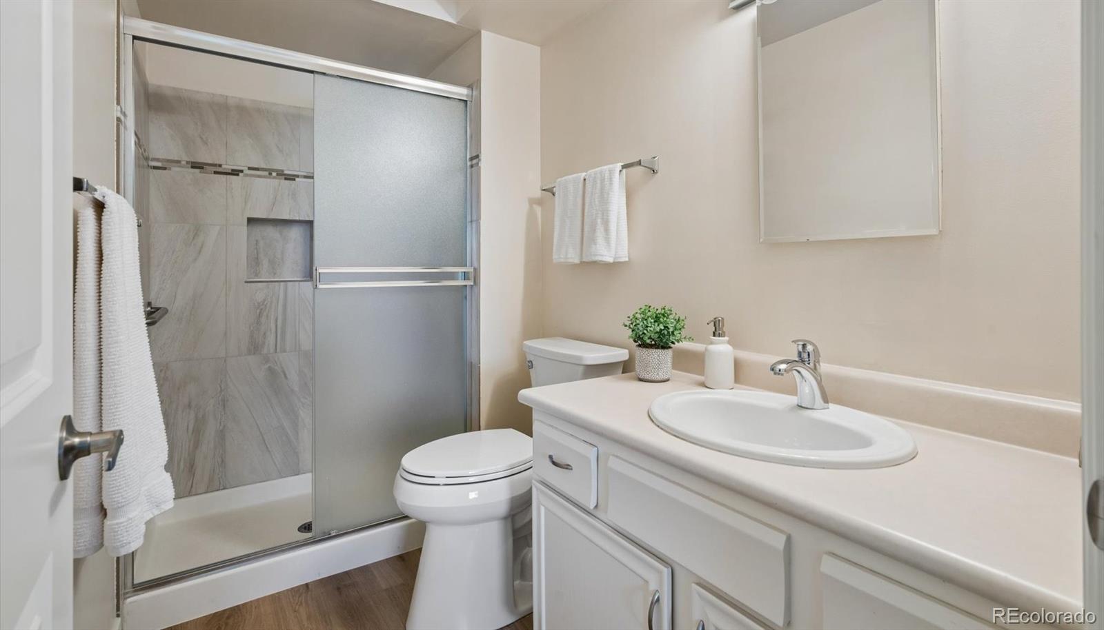 MLS Image #10 for 3465 s poplar street,denver, Colorado