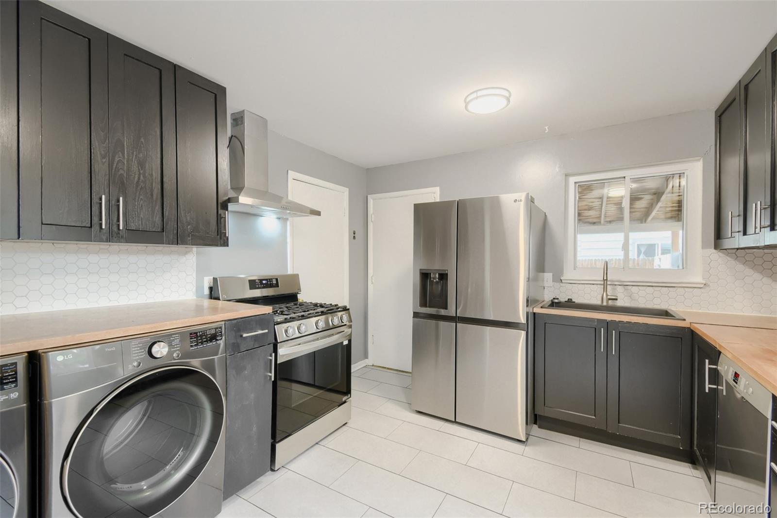 MLS Image #11 for 755  newark street,aurora, Colorado