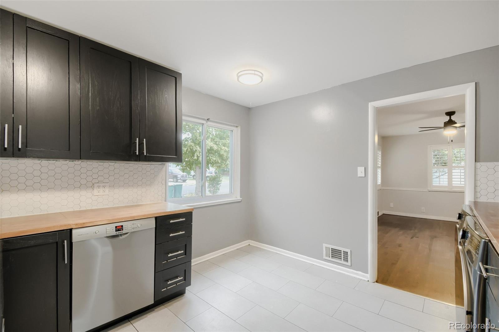 MLS Image #14 for 755  newark street,aurora, Colorado