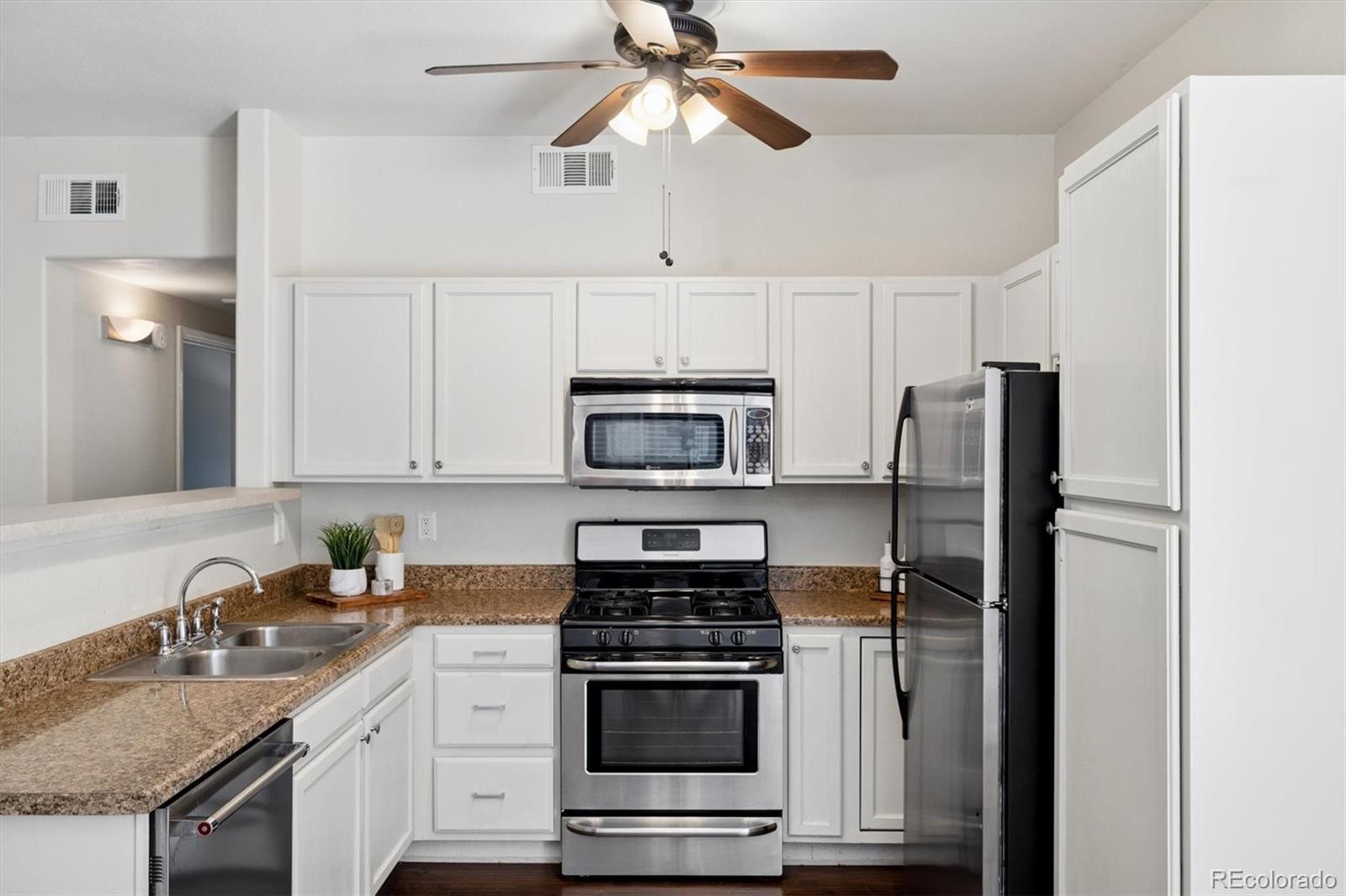 MLS Image #4 for 5443 s dover street 104,denver, Colorado