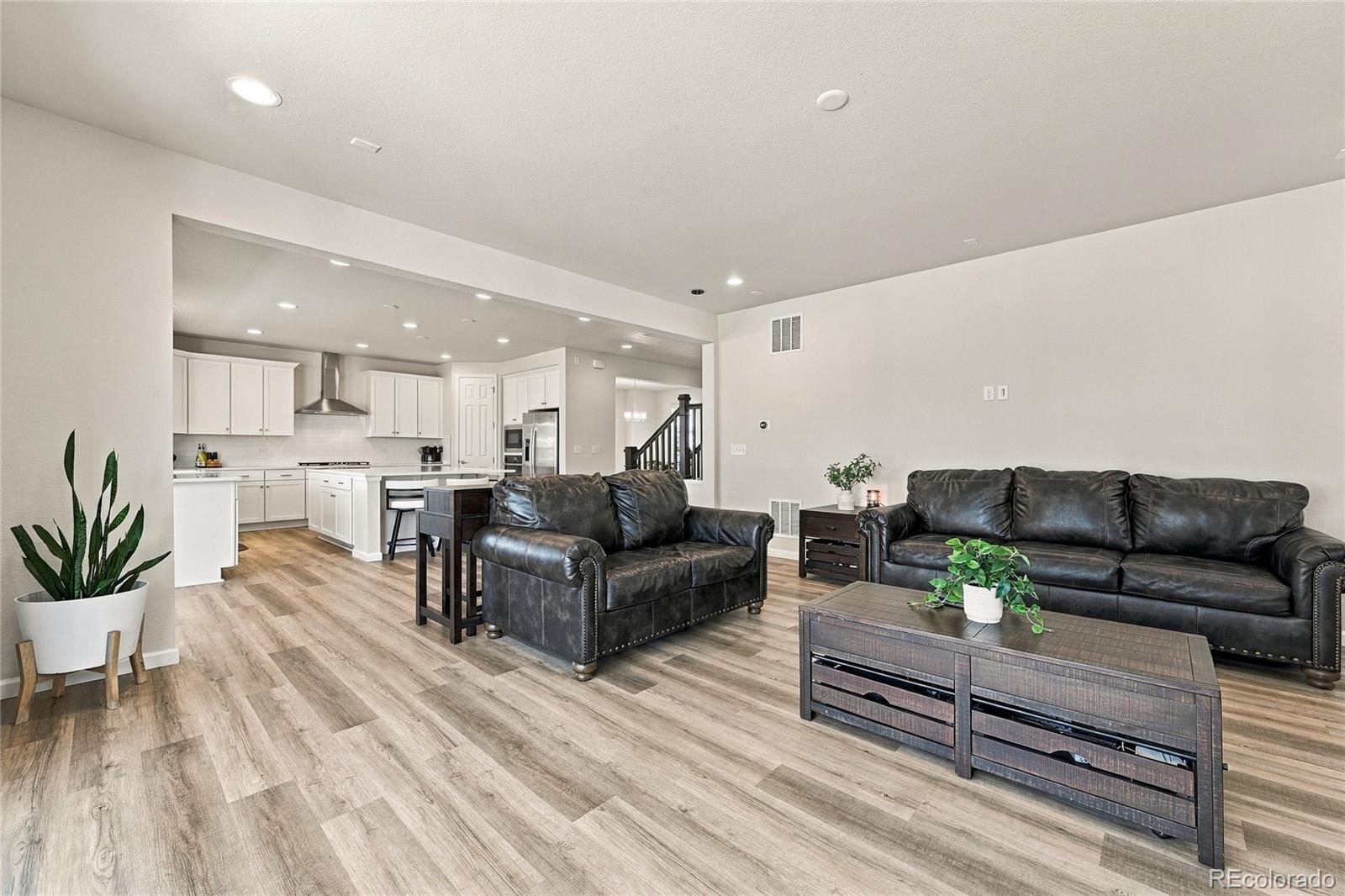 MLS Image #10 for 9697  danube court,commerce city, Colorado