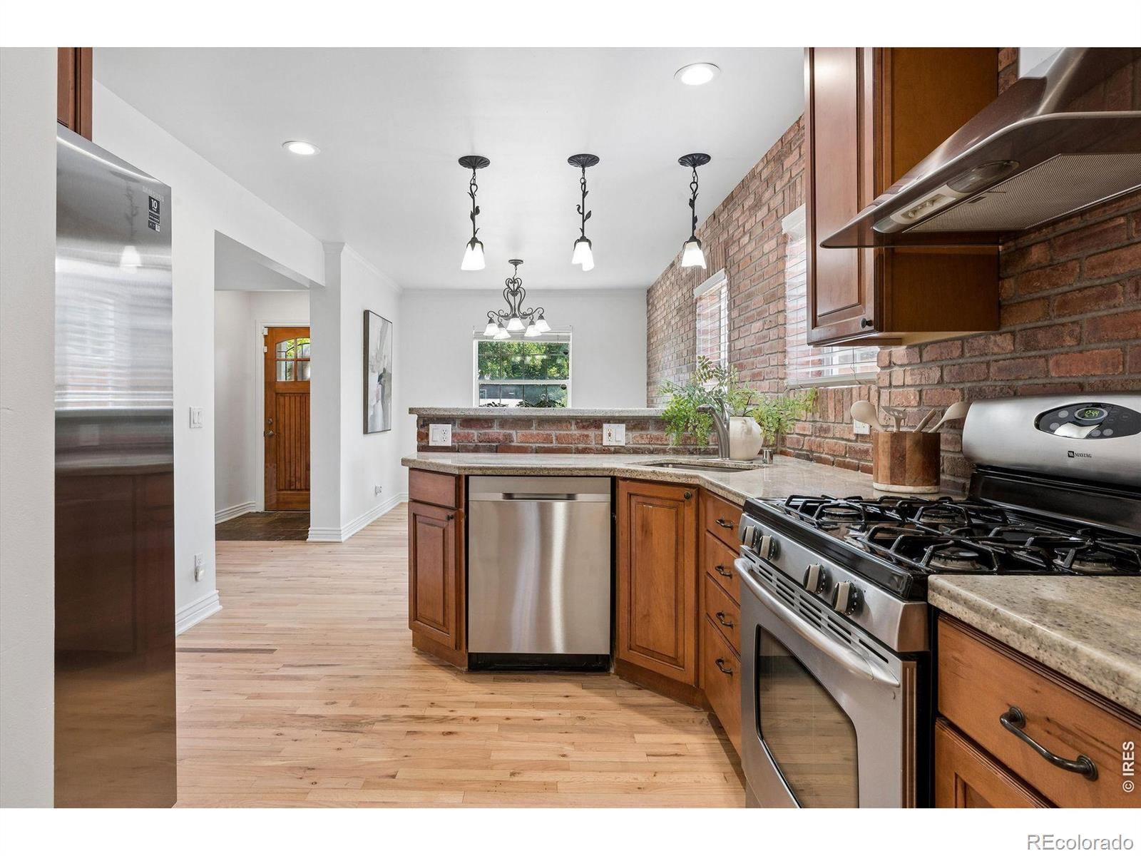 MLS Image #6 for 1141  elm street,denver, Colorado