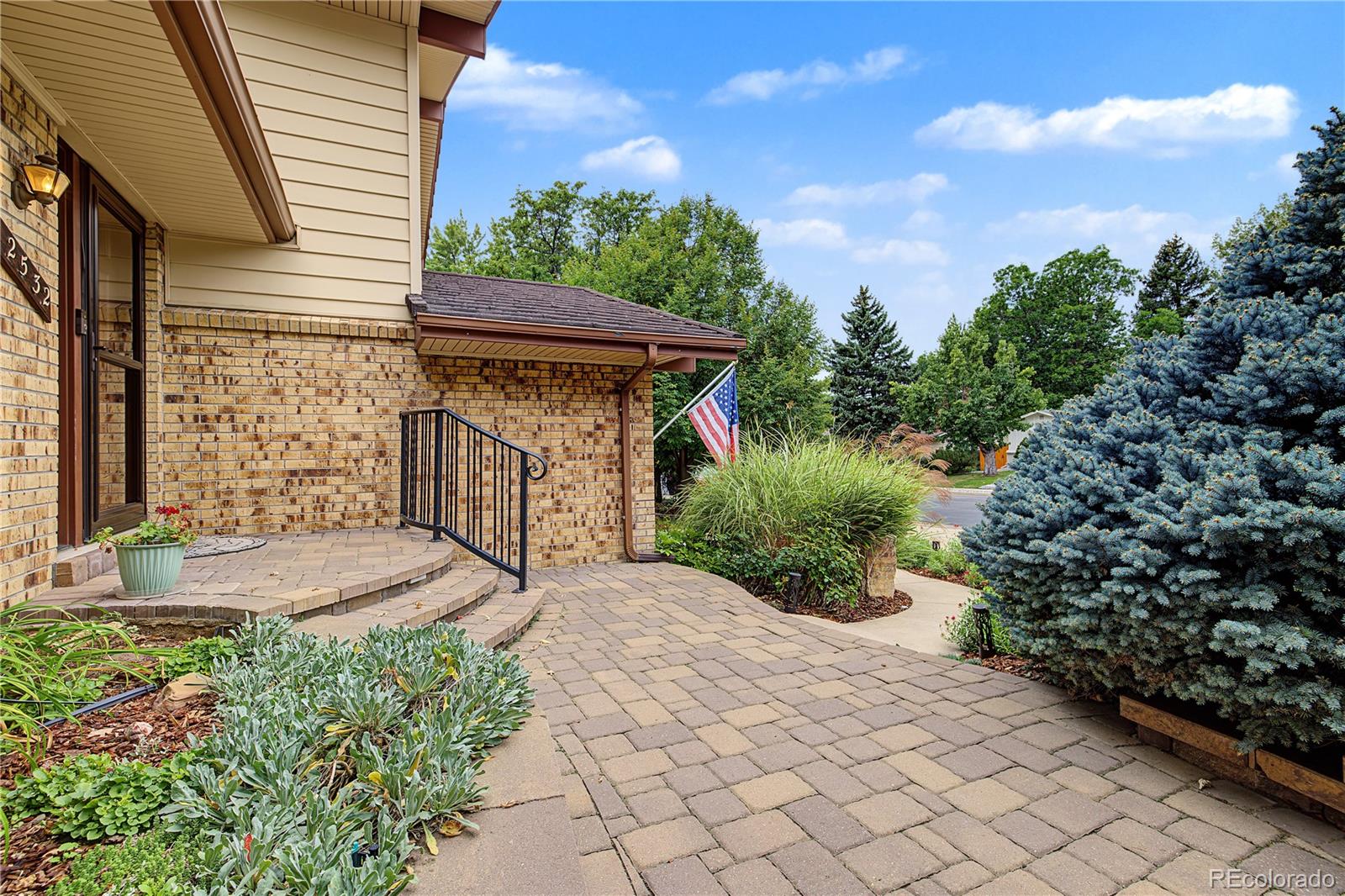 MLS Image #7 for 2532 s yarrow street,lakewood, Colorado