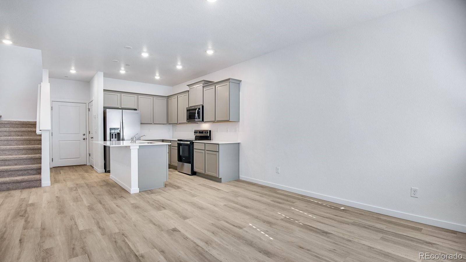 MLS Image #1 for 9865  bahama street,commerce city, Colorado