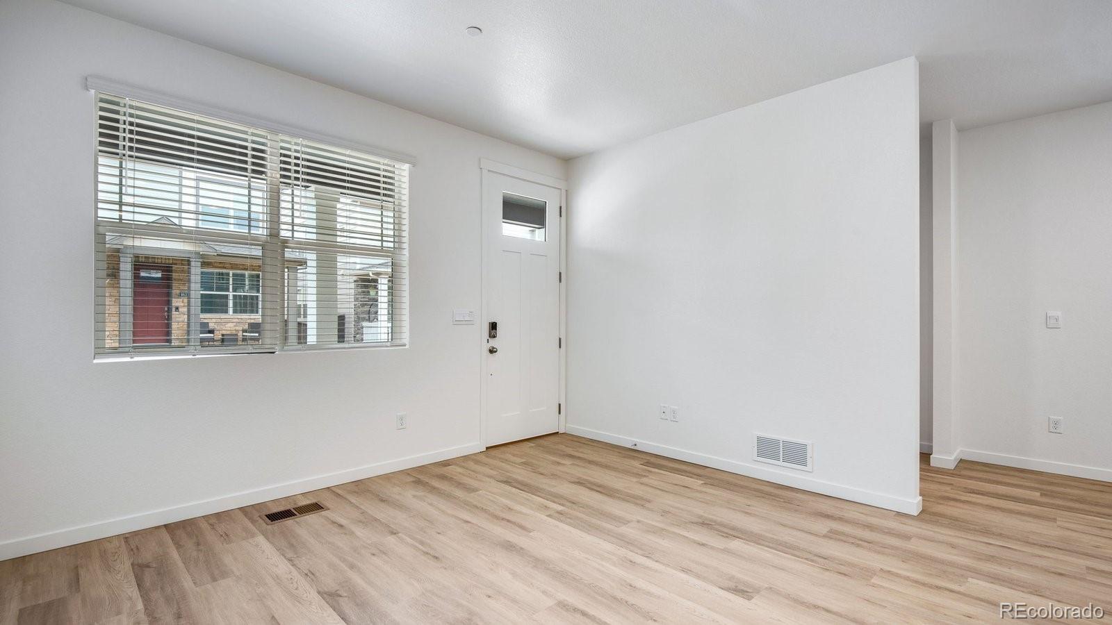 MLS Image #3 for 9865  bahama street,commerce city, Colorado