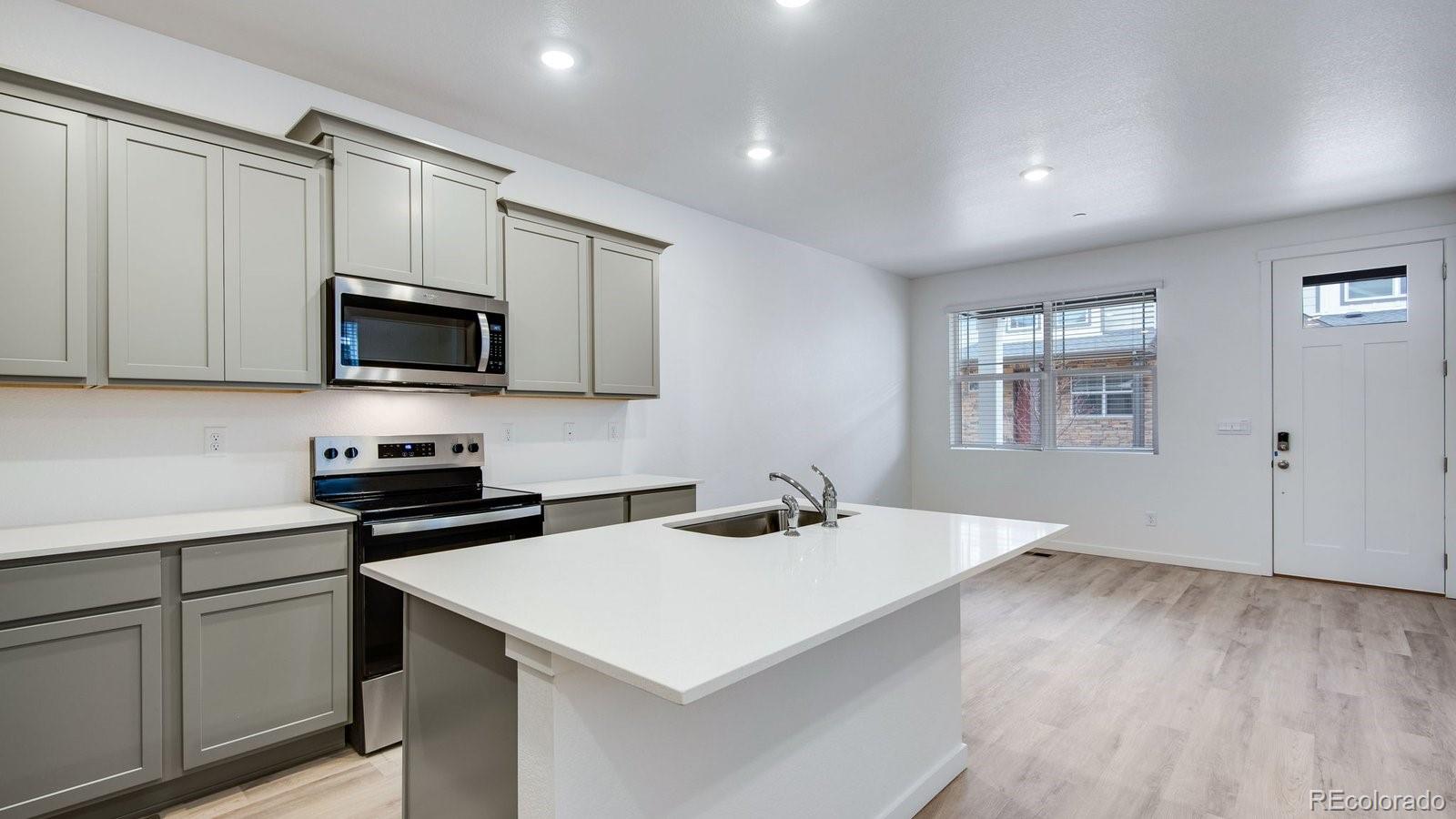 MLS Image #5 for 9865  bahama street,commerce city, Colorado