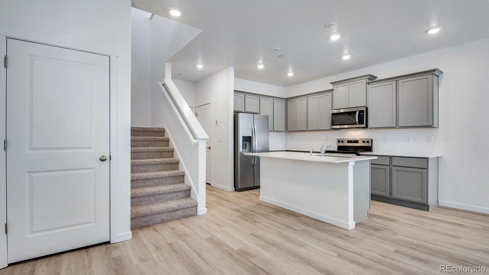 MLS Image #9 for 9865  bahama street,commerce city, Colorado