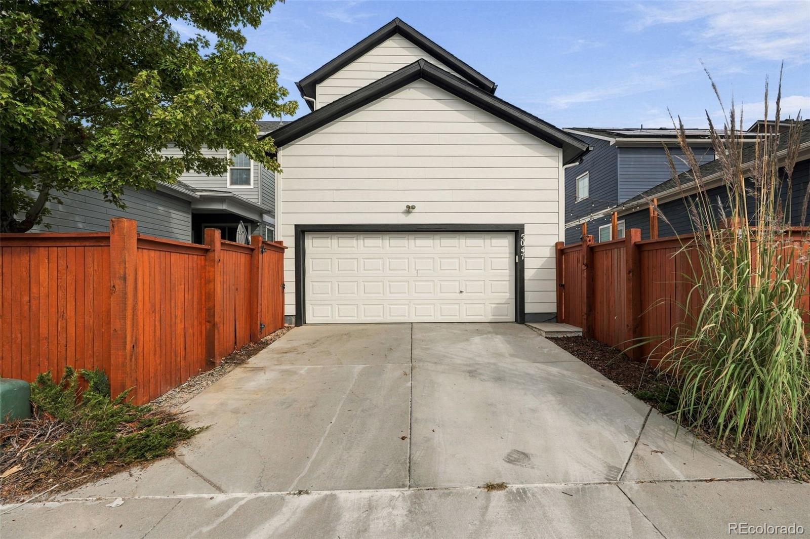 MLS Image #38 for 5047  akron street,denver, Colorado