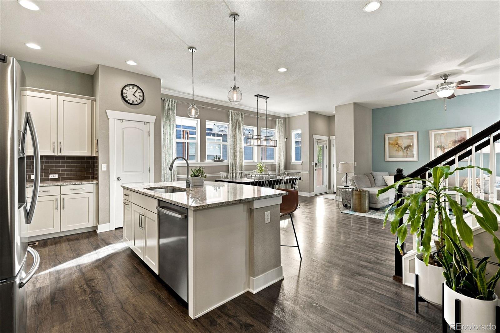MLS Image #5 for 5047  akron street,denver, Colorado