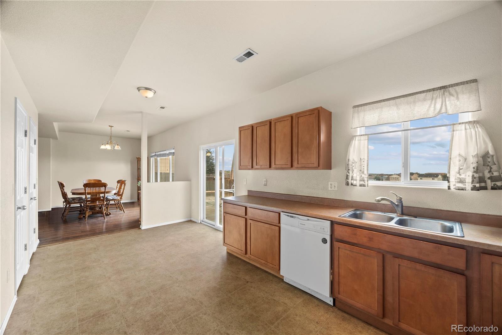 MLS Image #12 for 7569  chenoa court,colorado springs, Colorado