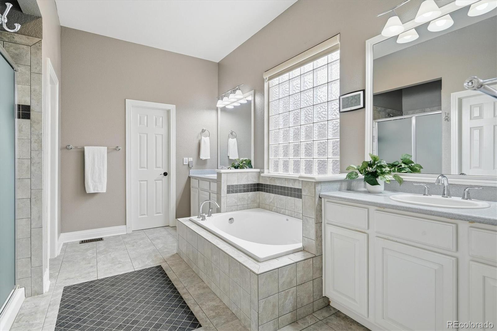 MLS Image #18 for 24536 e frost drive,aurora, Colorado
