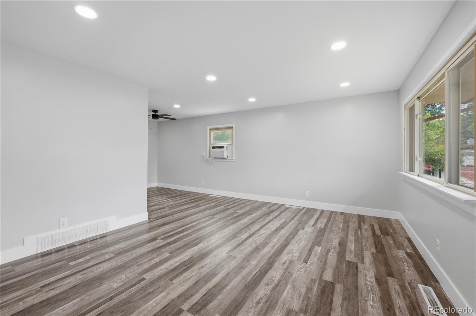 MLS Image #6 for 2818  merry lane,colorado springs, Colorado