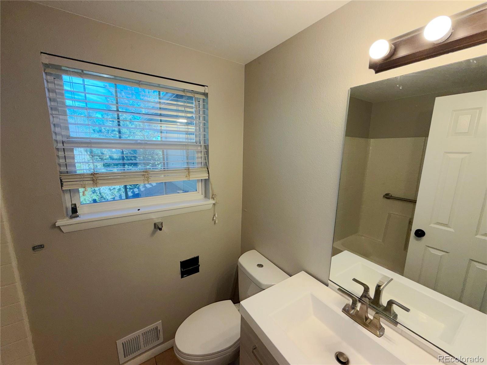 MLS Image #14 for 22471 e princeton drive,aurora, Colorado
