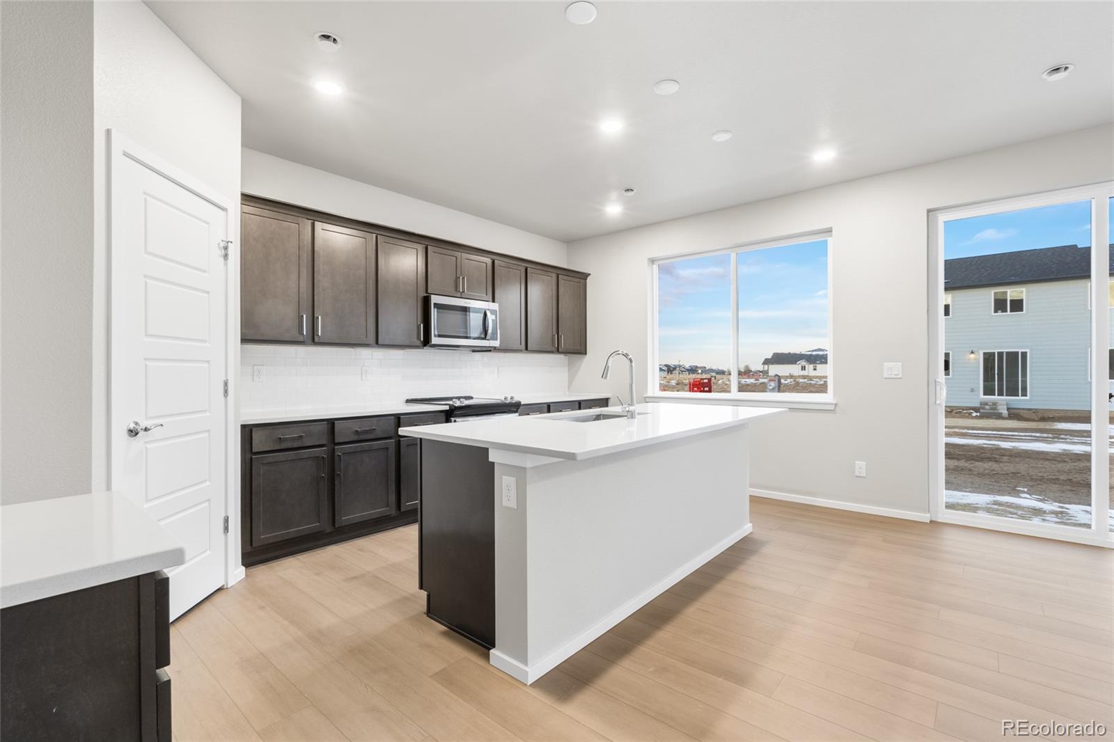MLS Image #4 for 2802  mosker street,strasburg, Colorado