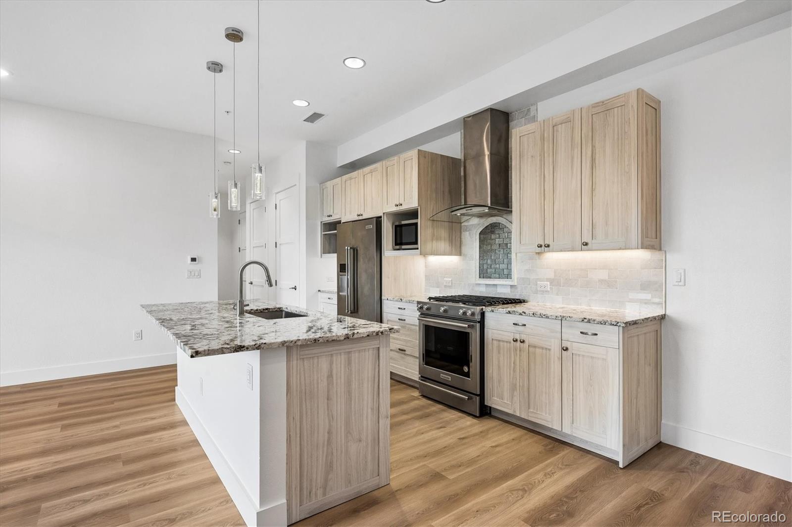 MLS Image #10 for 4885 s monaco street,denver, Colorado