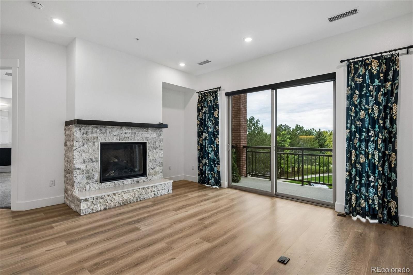 MLS Image #2 for 4885 s monaco street,denver, Colorado