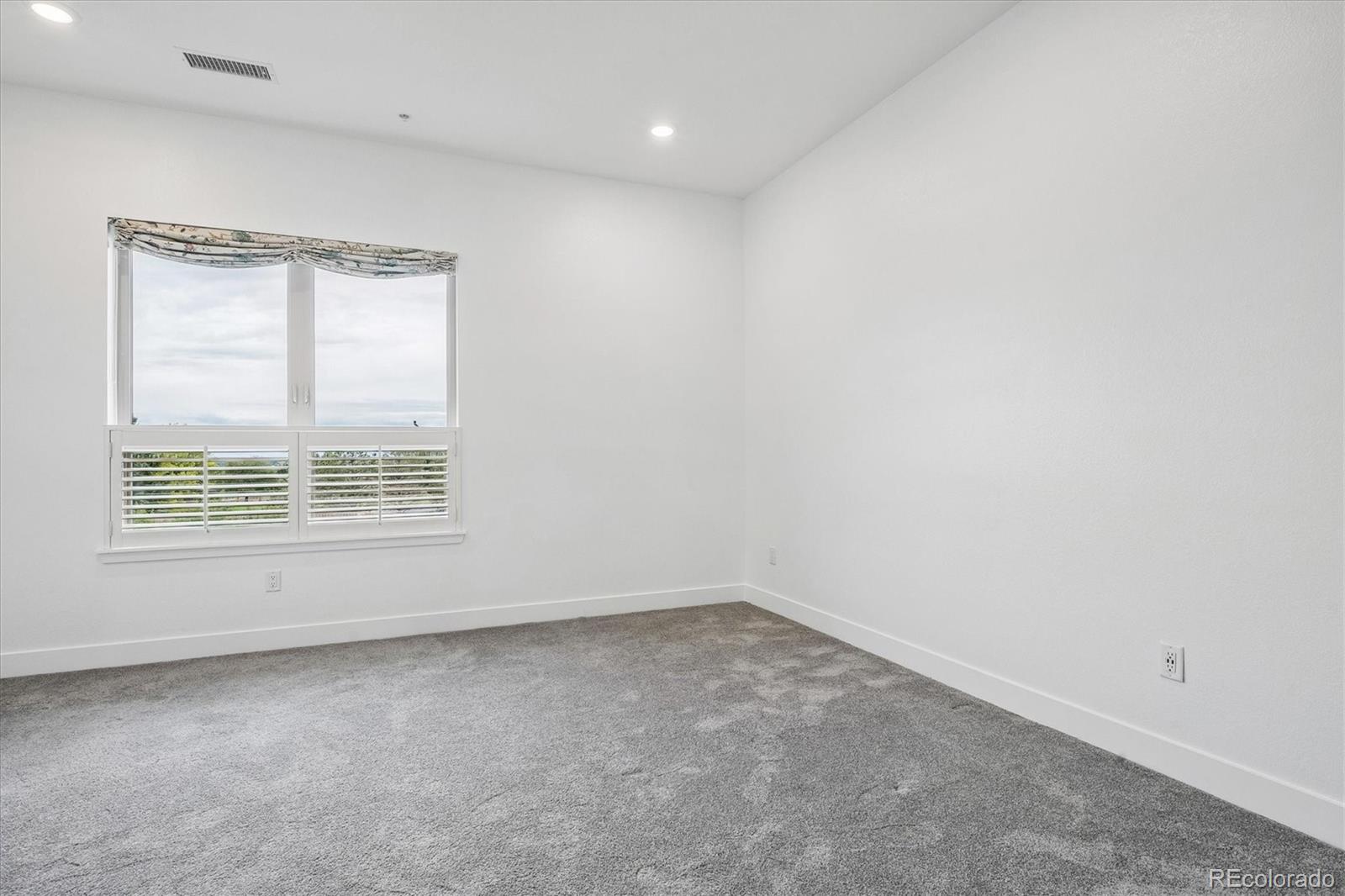 MLS Image #21 for 4885 s monaco street,denver, Colorado
