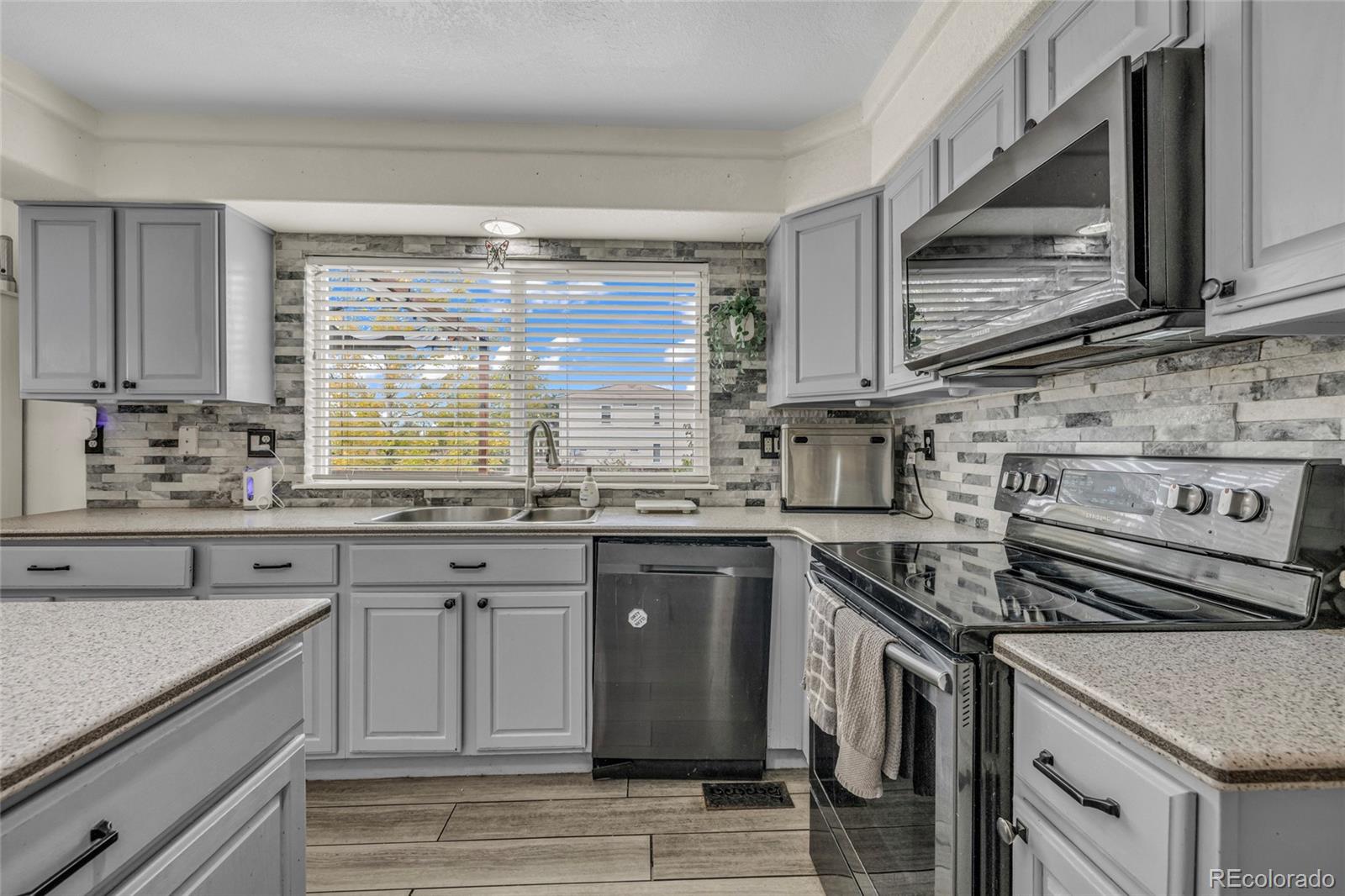 MLS Image #10 for 4335  lyndenwood point,highlands ranch, Colorado