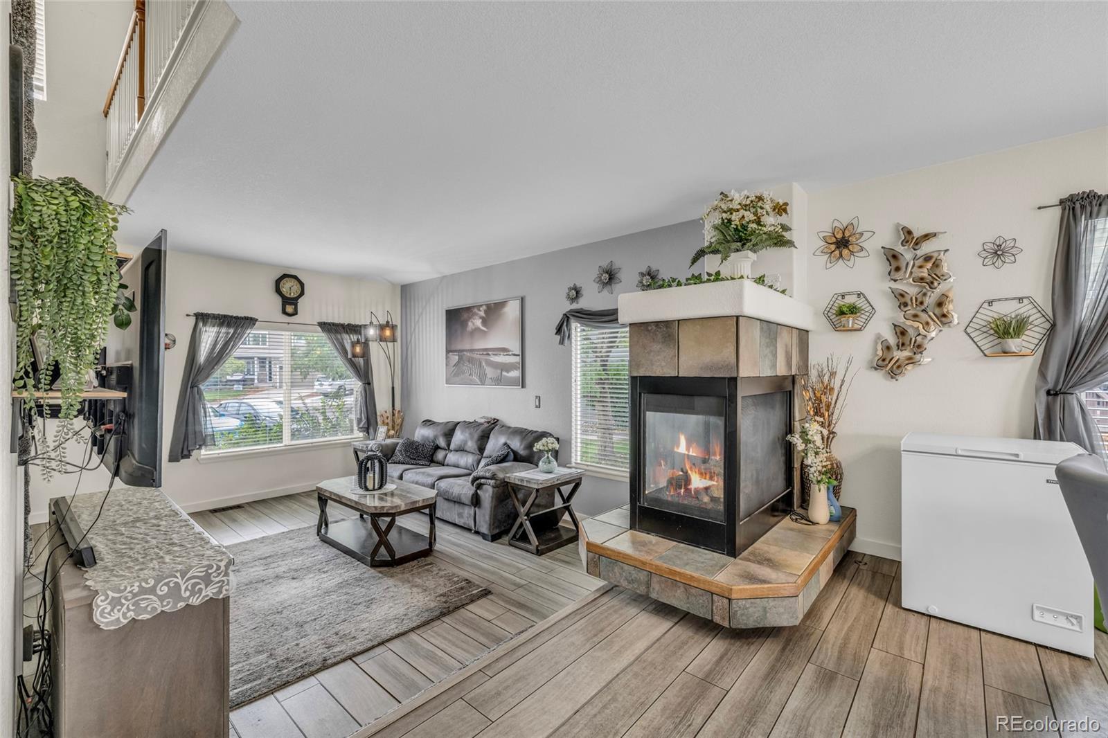 MLS Image #3 for 4335  lyndenwood point,highlands ranch, Colorado