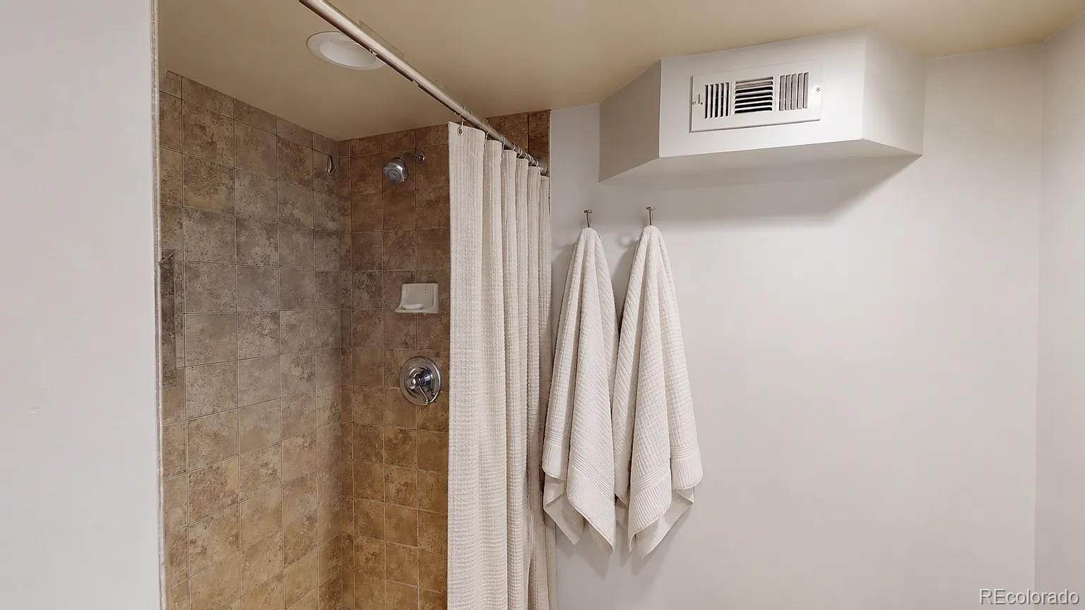 MLS Image #11 for 1217 s university boulevard,denver, Colorado