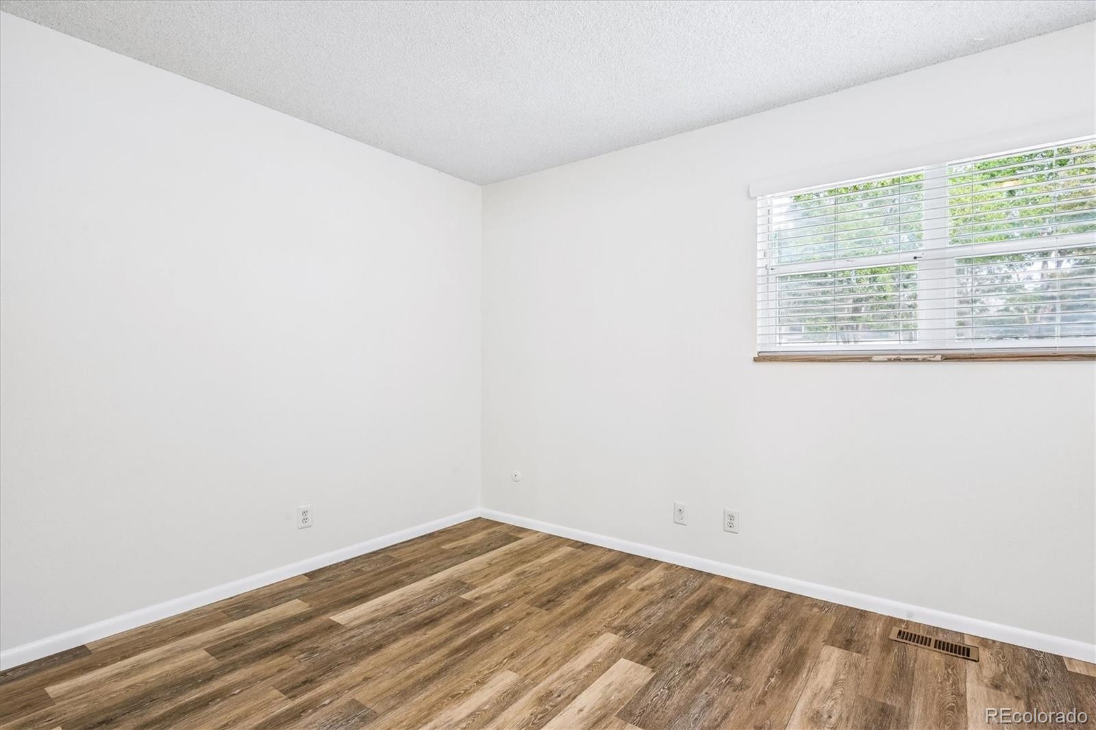 MLS Image #12 for 6650 e arizona avenue,denver, Colorado