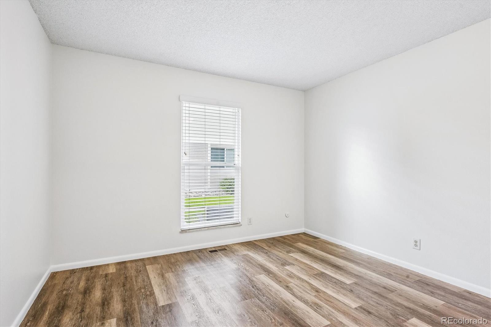 MLS Image #16 for 6650 e arizona avenue,denver, Colorado