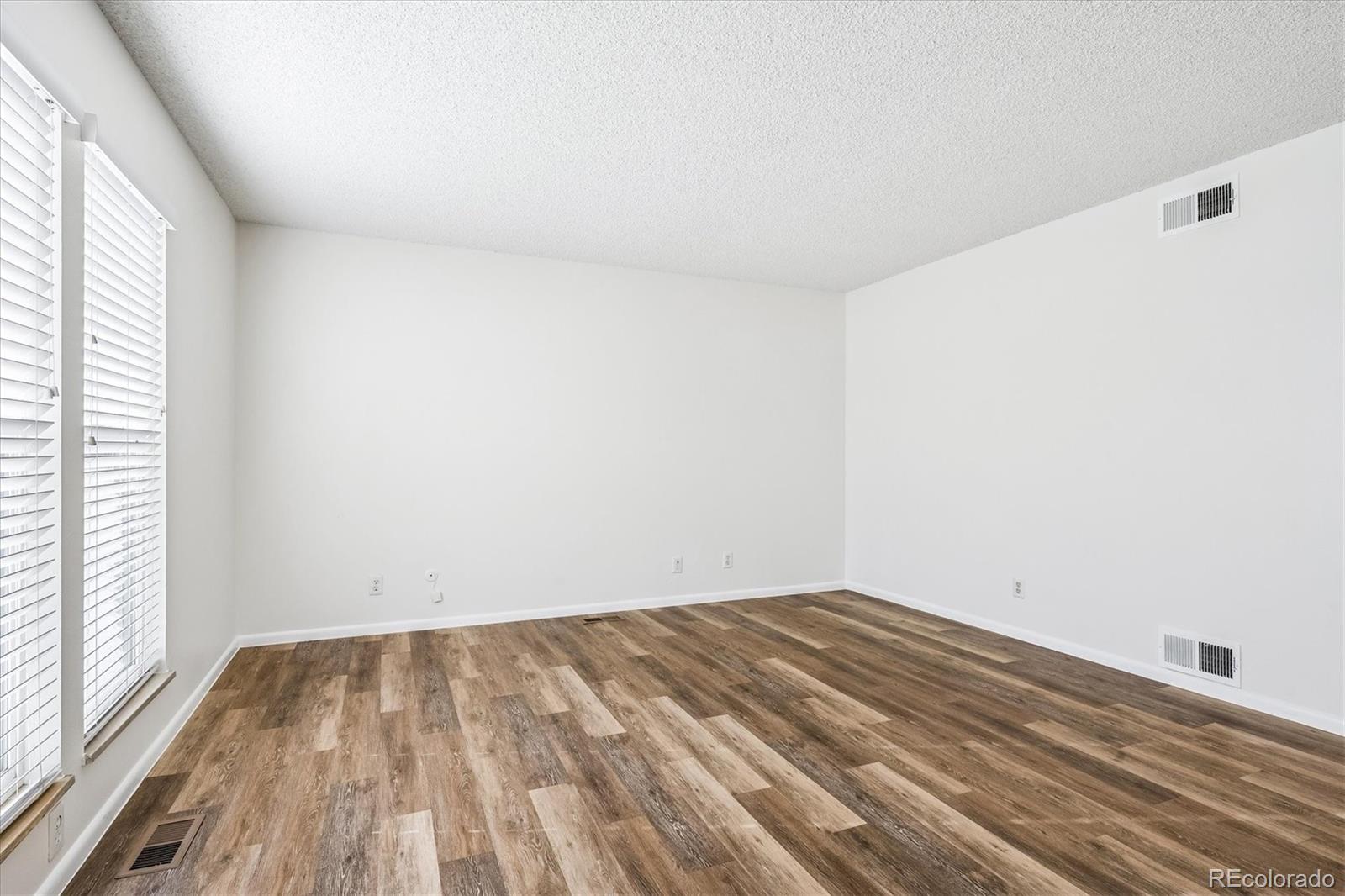 MLS Image #7 for 6650 e arizona avenue,denver, Colorado