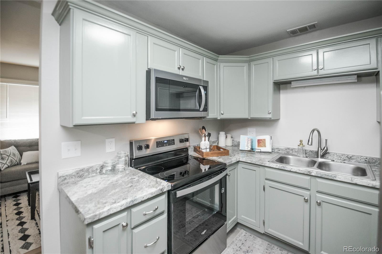 MLS Image #10 for 1210  hillside street,aurora, Colorado