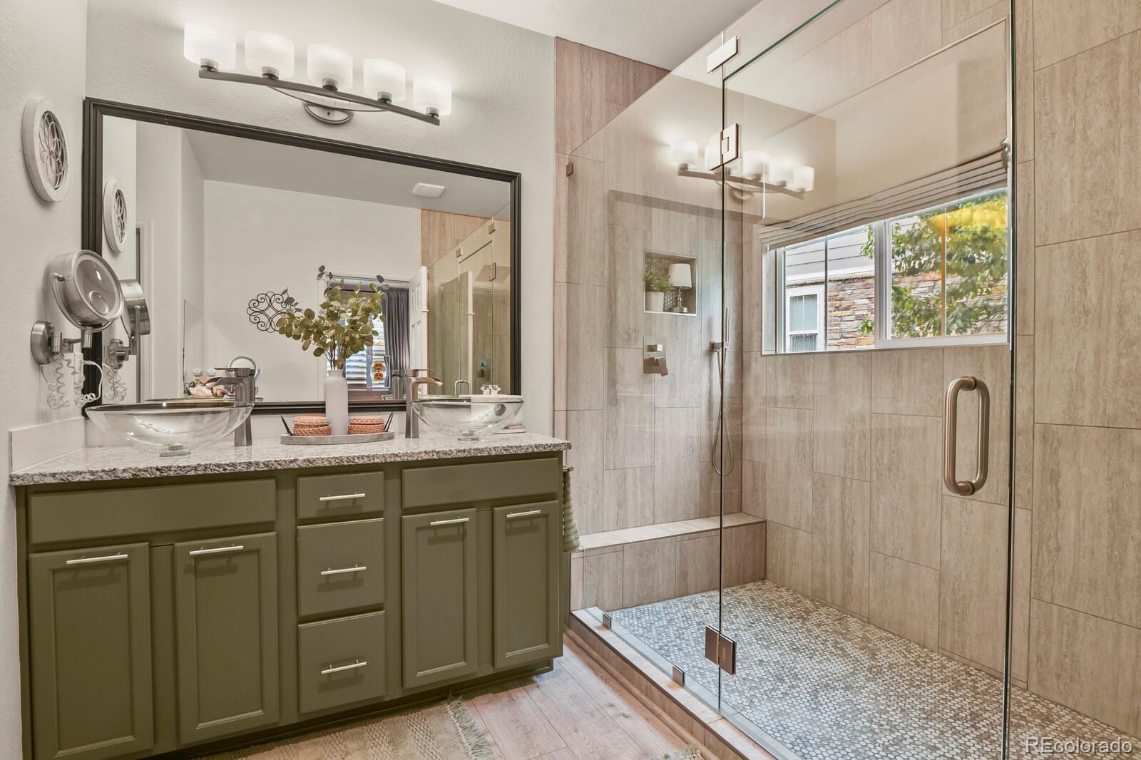 MLS Image #20 for 5565 s buchanan street,aurora, Colorado