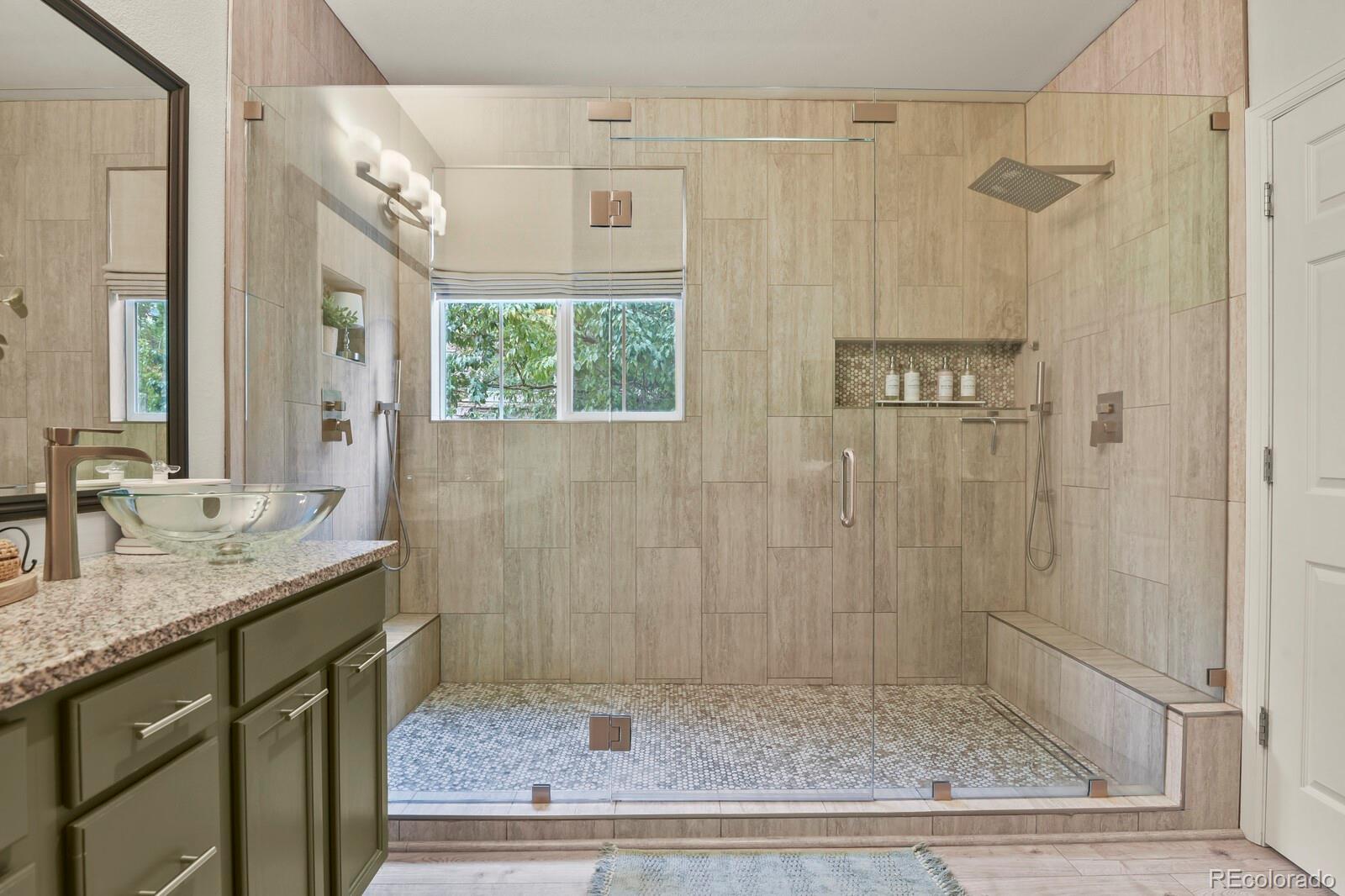 MLS Image #21 for 5565 s buchanan street,aurora, Colorado