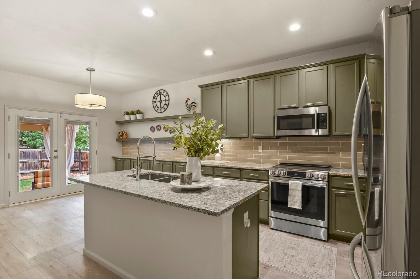 MLS Image #8 for 5565 s buchanan street,aurora, Colorado